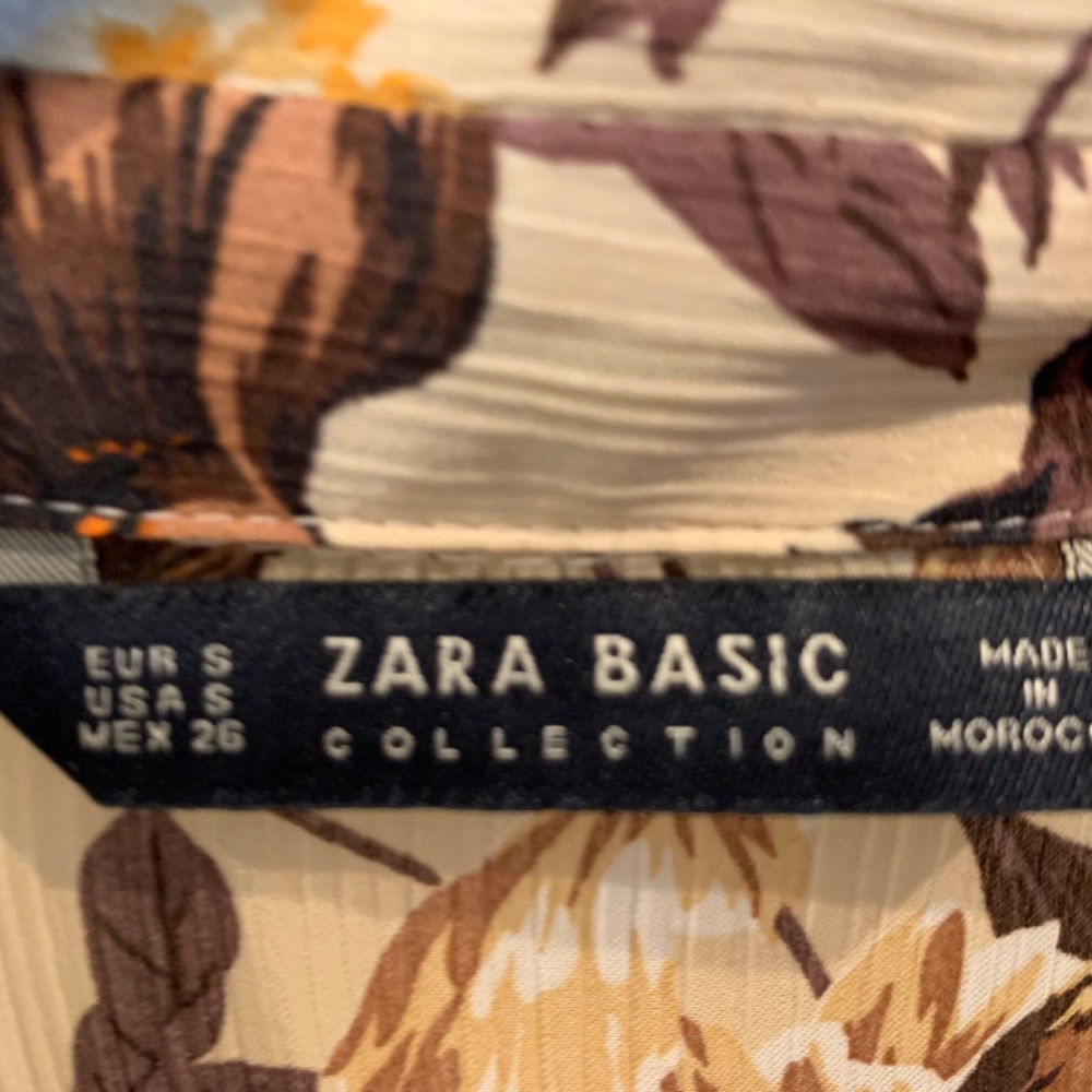Zara Basic Button Front Shirt, Fall Print. Small. - image 4